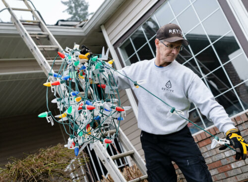 How Professional Holiday Lights Decorators Work Their Magic How Professional Holiday Lights Decorators Work Their Magic